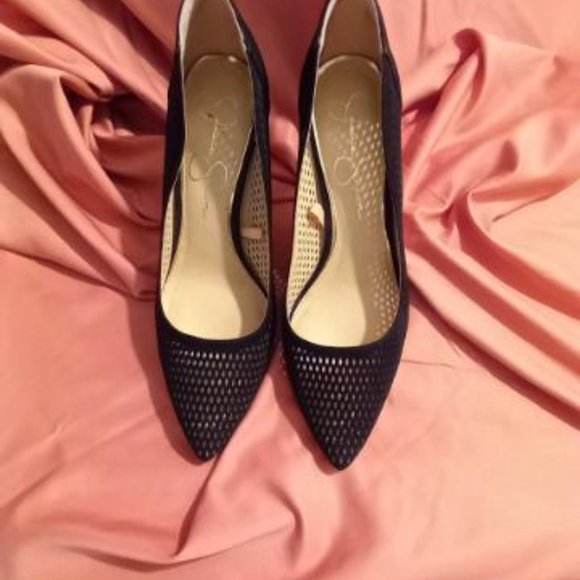 Jessica Simpson Black Heels Lovingly Used size 8m - Picture 2 of 3